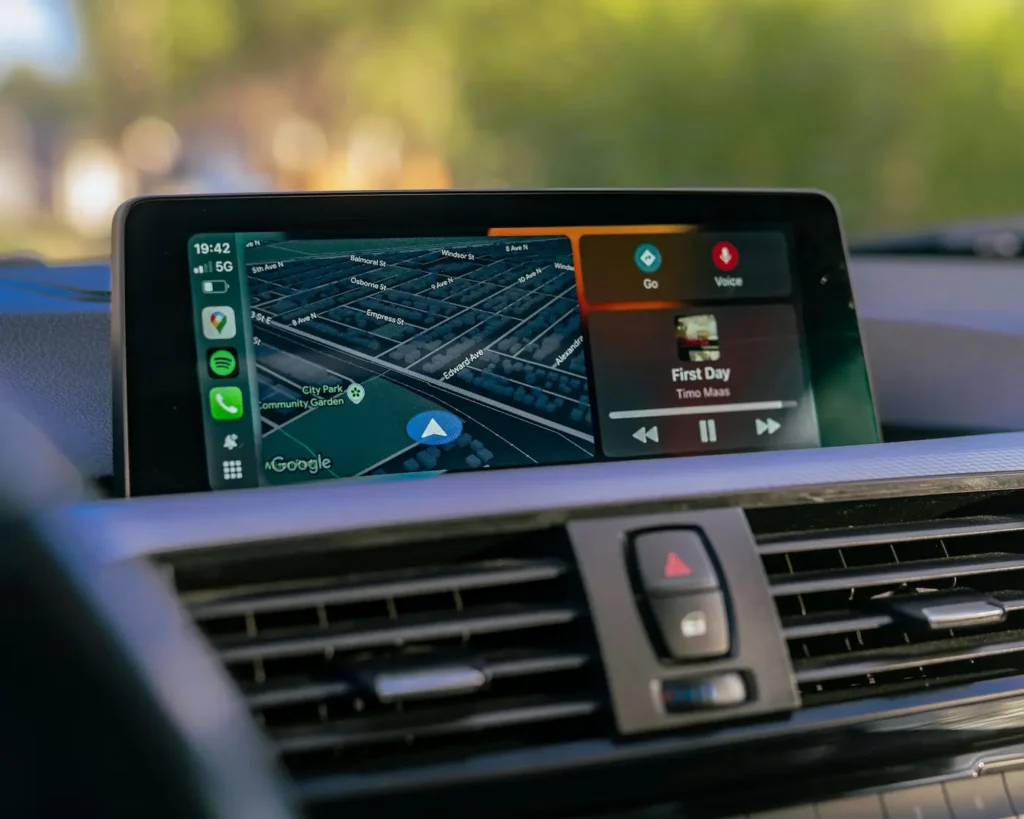 Intégration des IA dans CarPlay avec iOS 26.4 : ChatGPT, Gemini et Claude arrivent dans votre voiture intégration des IA dans CarPlay avec iOS 26.4