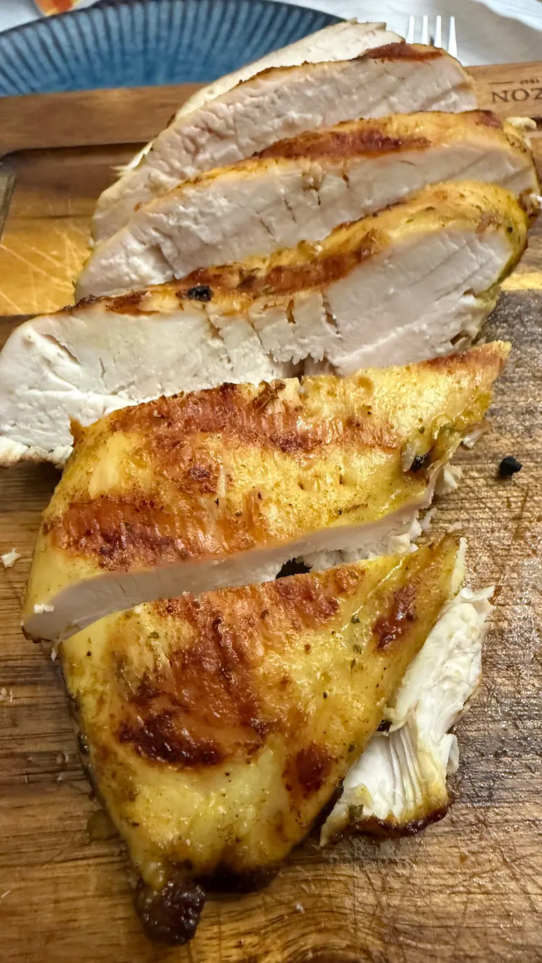 Filet de poulet parfaitement cuit à cœur avec la sonde INKBIRD