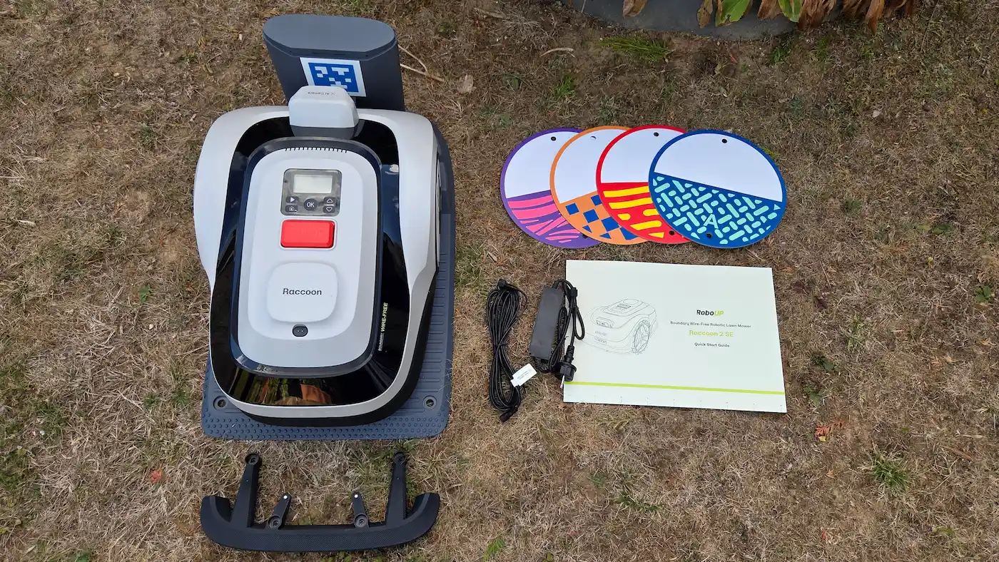 RoboUP Raccoon 2 SE et accessoires fournis dans la boîte