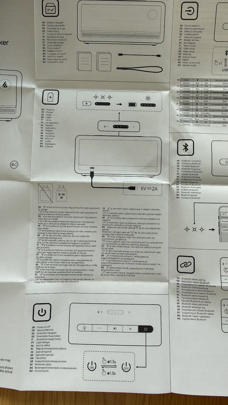 Notice de l’Edifier ES60 présentant les accessoires, la recharge USB-C et la mise sous tension